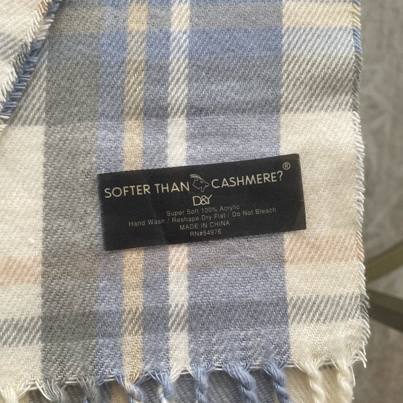D&Y Better Than Cashmere Soft Blue and Cream Plaid Scarf - Picture 2 of 4